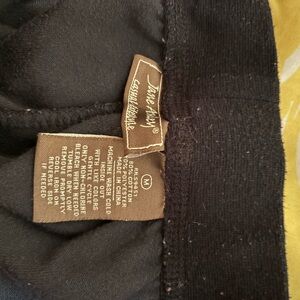 Ladies navy & black leggings sz md.$5 dollars a price or all for a bundle of $20